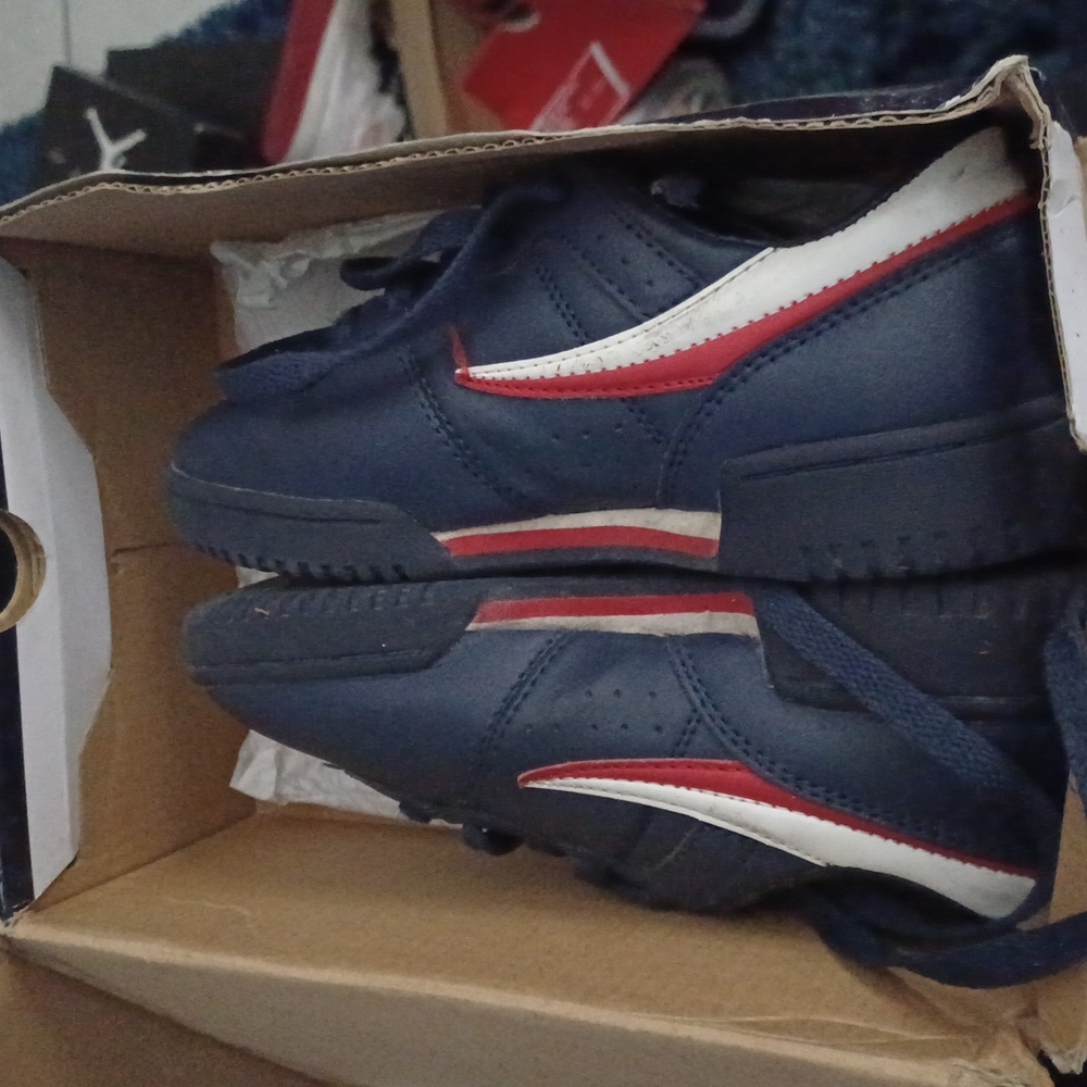 Shoes - Picture 2 of 3